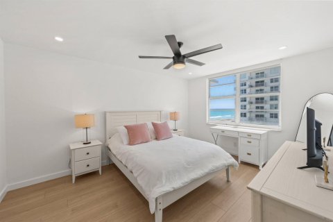 Condo in Highland Beach, Florida, 2 bedrooms  № 2382530 - photo 14