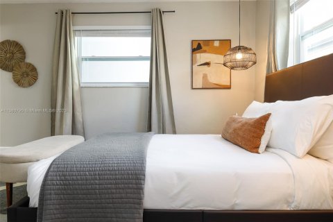 Casa en alquiler en Miami, Florida, 2 dormitorios, 92.9 m2 № 2060045 - foto 16