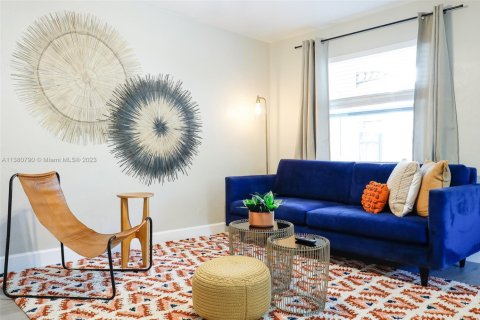 Casa en alquiler en Miami, Florida, 2 dormitorios, 92.9 m2 № 2060045 - foto 3