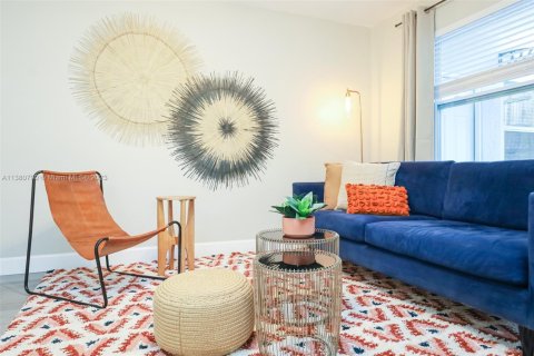 Casa en alquiler en Miami, Florida, 2 dormitorios, 92.9 m2 № 2060045 - foto 4