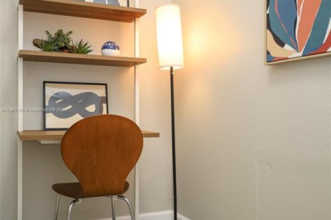 Casa en alquiler en Miami, Florida, 2 dormitorios, 92.9 m2 № 2060045 - foto 28