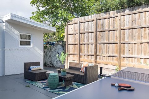 Casa en alquiler en Miami, Florida, 2 dormitorios, 92.9 m2 № 2060045 - foto 26