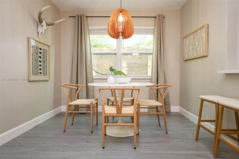 Casa en alquiler en Miami, Florida, 2 dormitorios, 92.9 m2 № 2060045 - foto 10