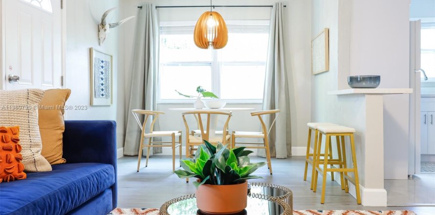 Casa en Miami, Florida 2 dormitorios, 92.9 m2 № 2060045