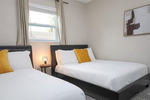 Casa en alquiler en Miami, Florida, 2 dormitorios, 92.9 m2 № 2060045 - foto 21