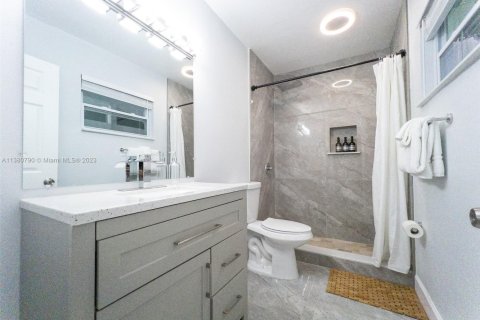 Casa en alquiler en Miami, Florida, 2 dormitorios, 92.9 m2 № 2060045 - foto 22