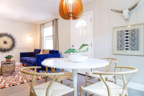 Casa en alquiler en Miami, Florida, 2 dormitorios, 92.9 m2 № 2060045 - foto 8