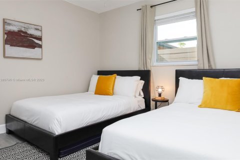 Casa en alquiler en Miami, Florida, 2 dormitorios, 92.9 m2 № 2060045 - foto 13