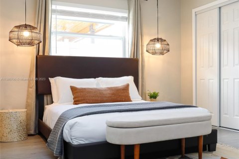 Casa en alquiler en Miami, Florida, 2 dormitorios, 92.9 m2 № 2060045 - foto 17