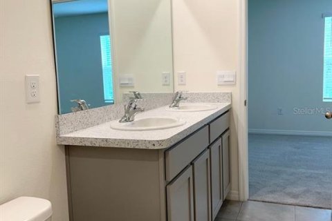 Townhouse in Wildwood, Florida 3 bedrooms, 156.82 sq.m. № 2231824 - photo 15
