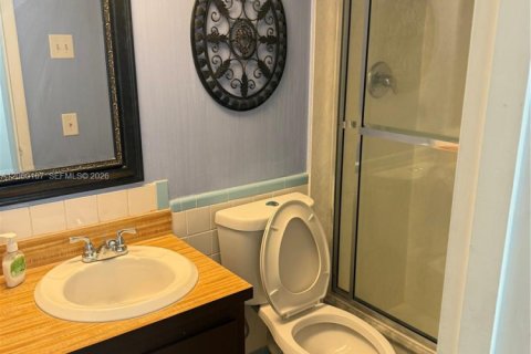Condo in Hollywood, Florida, 2 bedrooms № 2246771 - photo 10