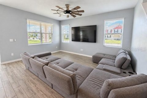 Villa ou maison à vendre à Kissimmee, Floride: 4 chambres, 256.78 m2 № 2356197 - photo 8