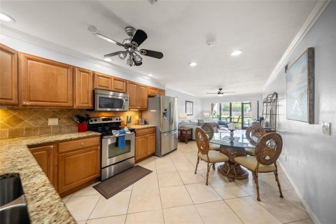 Condo in Sarasota, Florida, 2 bedrooms  № 2123164 - photo 4