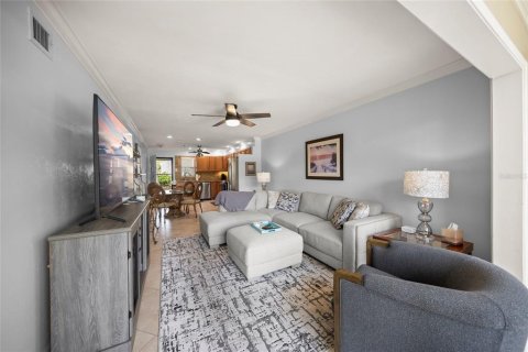 Condo in Sarasota, Florida, 2 bedrooms  № 2123164 - photo 12
