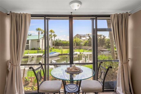 Condo in Sarasota, Florida, 2 bedrooms  № 2123164 - photo 20