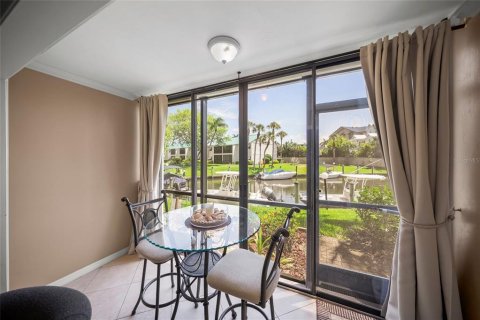 Condo in Sarasota, Florida, 2 bedrooms  № 2123164 - photo 21