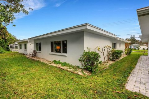 Casa en venta en Sarasota, Florida, 2 dormitorios, 111.02 m2 № 2384230 - foto 3