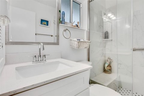 Casa en venta en Sarasota, Florida, 2 dormitorios, 111.02 m2 № 2384230 - foto 5