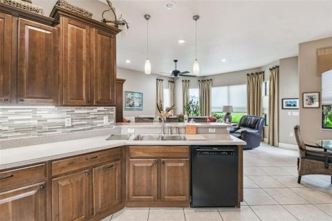Купить виллу или дом в Киссимми, Флорида 8 комнат, 221.01м2, № 2355702 - фото 11