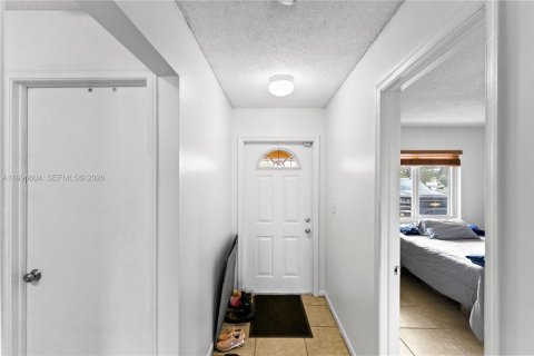 House in North Lauderdale, Florida 3 bedrooms, 149.76 sq.m. № 2058737 - photo 20