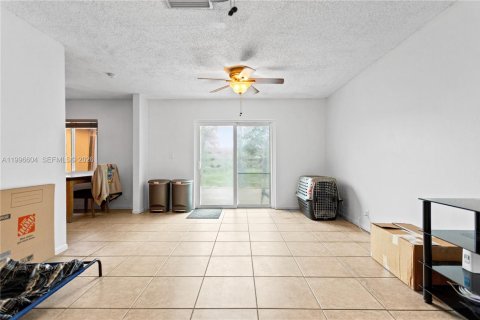 House in North Lauderdale, Florida 3 bedrooms, 149.76 sq.m. № 2058737 - photo 9