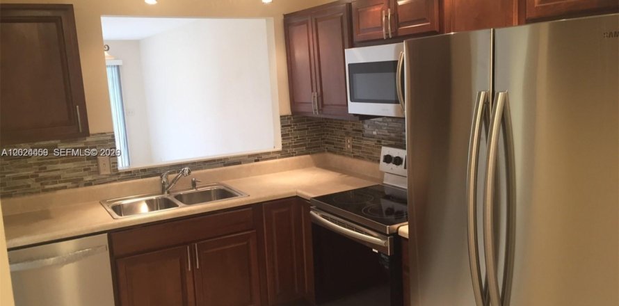Condominio en Lauderhill, Florida, 2 dormitorios  № 2077568