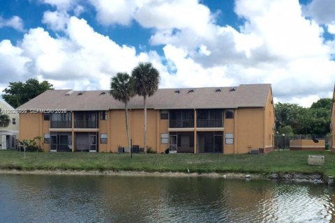 Condominio en alquiler en Lauderhill, Florida, 2 dormitorios, 94.2 m2 № 2077568 - foto 17
