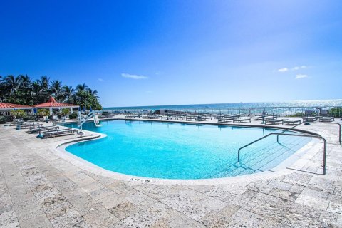 Copropriété à louer à Sunny Isles Beach, Floride: 33.44 m2 № 1942658 - photo 13