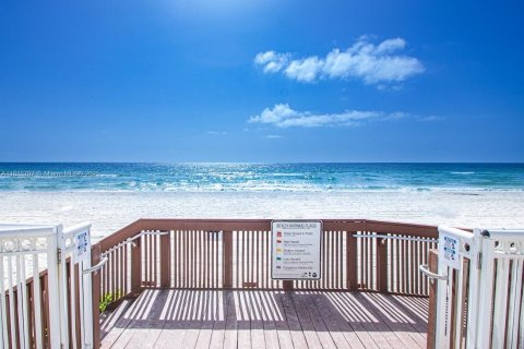 Copropriété à louer à Sunny Isles Beach, Floride: 33.44 m2 № 1942658 - photo 15