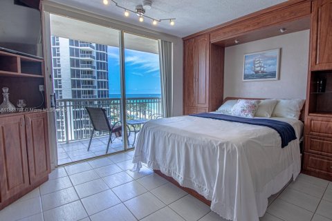 Copropriété à louer à Sunny Isles Beach, Floride: 33.44 m2 № 1942658 - photo 3