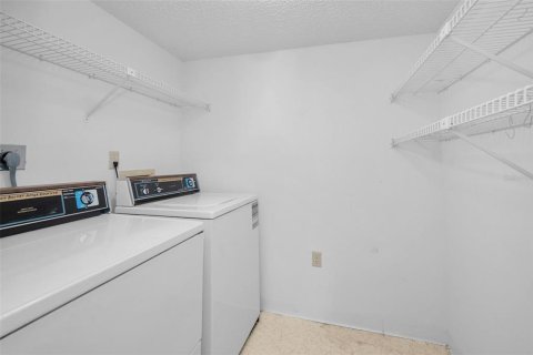 Copropriété à vendre à Tarpon Springs, Floride: 2 chambres, 96.71 m2 № 1917239 - photo 15