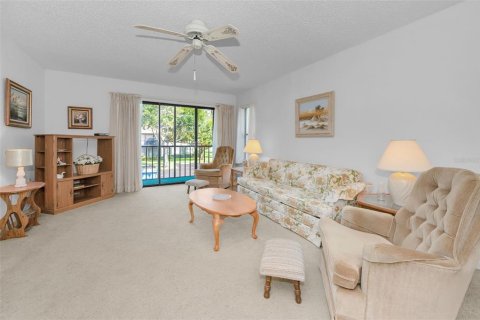 Copropriété à vendre à Tarpon Springs, Floride: 2 chambres, 96.71 m2 № 1917239 - photo 14