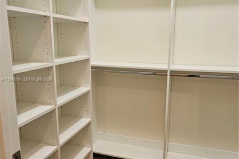 Villa ou maison à louer à Delray Beach, Floride: 5 chambres, 365.29 m2 № 2028056 - photo 9