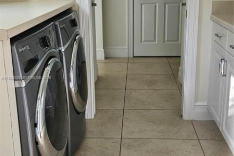 Villa ou maison à louer à Delray Beach, Floride: 5 chambres, 365.29 m2 № 2028056 - photo 5