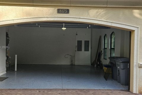 Villa ou maison à louer à Delray Beach, Floride: 5 chambres, 365.29 m2 № 2028056 - photo 4