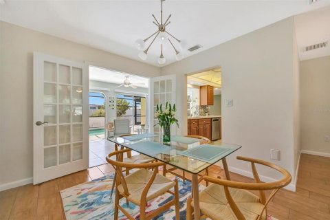 Casa en venta en Sarasota, Florida, 2 dormitorios, 155.7 m2 № 2345680 - foto 28