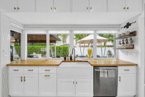 House in Boca Raton, Florida 3 bedrooms, 144.18 sq.m. № 2192698 - photo 8