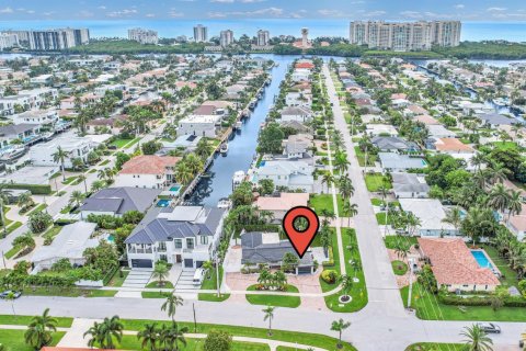 House in Boca Raton, Florida 3 bedrooms, 144.18 sq.m. № 2192698 - photo 3