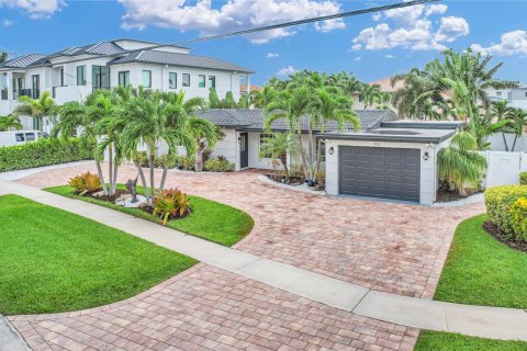 House in Boca Raton, Florida 3 bedrooms, 144.18 sq.m. № 2192698