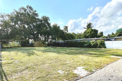 Commercial property in Hollywood, Florida № 1838637 - photo 6