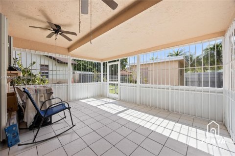 Купить виллу или дом в Хомстед, Флорида 3 спальни, 112.97м2, № 2028208 - фото 29