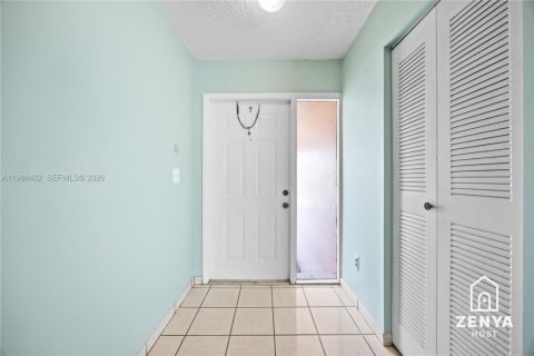 Купить виллу или дом в Хомстед, Флорида 3 спальни, 112.97м2, № 2028208 - фото 7