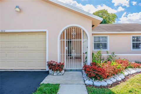 Купить виллу или дом в Хомстед, Флорида 3 спальни, 112.97м2, № 2028208 - фото 3