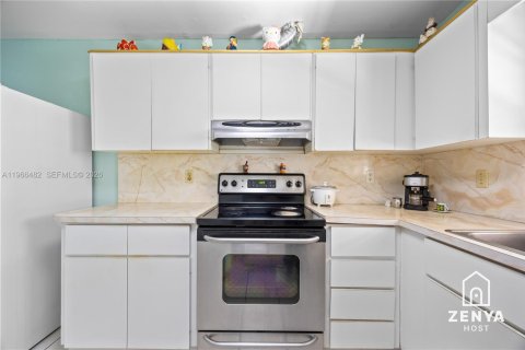 Купить виллу или дом в Хомстед, Флорида 3 спальни, 112.97м2, № 2028208 - фото 11