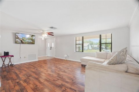 Casa en venta en Hudson, Florida, 4 dormitorios, 190.17 m2 № 1742798 - foto 5
