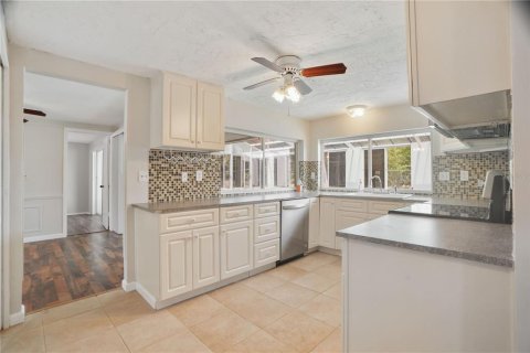 Casa en venta en Hudson, Florida, 4 dormitorios, 190.17 m2 № 1742798 - foto 9