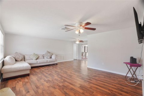 Casa en venta en Hudson, Florida, 4 dormitorios, 190.17 m2 № 1742798 - foto 4