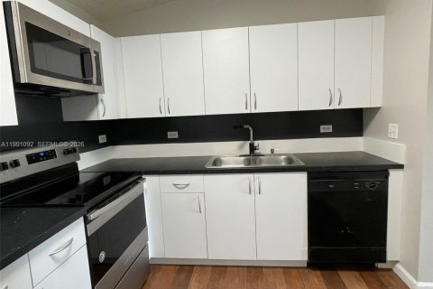 Снять в аренду кондоминиум в Холливуд, Флорида 1 спальня, 61.22м2, № 2057387 - фото 2