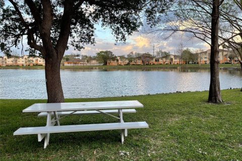 Снять в аренду кондоминиум в Холливуд, Флорида 1 спальня, 61.22м2, № 2057387 - фото 18