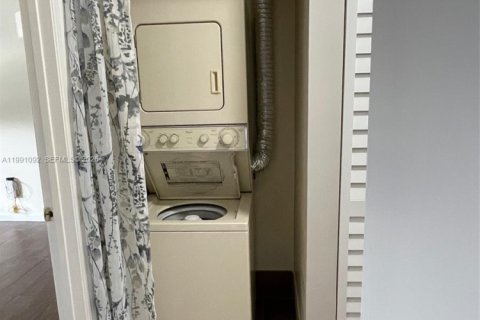 Снять в аренду кондоминиум в Холливуд, Флорида 1 спальня, 61.22м2, № 2057387 - фото 7